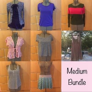 8 Pieces Of Medium Clothing Bundle